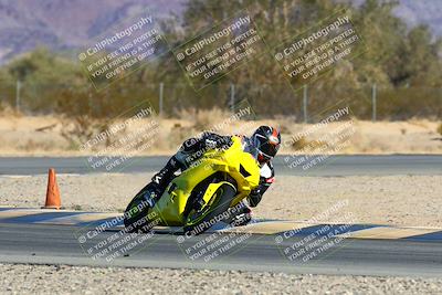 media/Jan-09-2022-SoCal Trackdays (Sun) [[2b1fec8404]]/Turn 6 (1035am)/